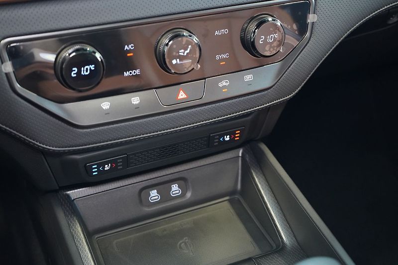 Ostatní PREMIUM 2.2 Diesel E-XDI 72223 - fotka 33 z 54