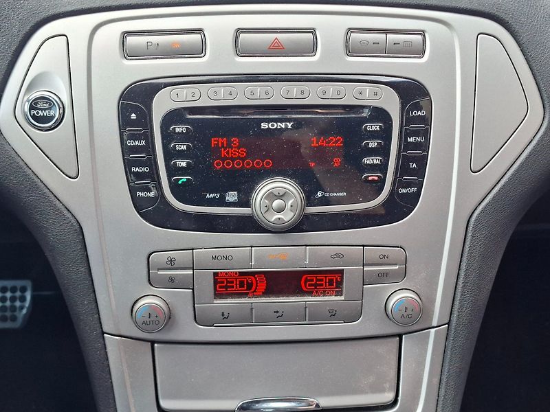 Ford Mondeo (2010) 2.2TDCi 129kW 6MAN - fotka 14 z 40