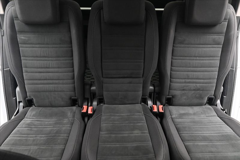 Volkswagen Touran 1,6 TDI 85kW Navi Senzory - fotka 27 z 30
