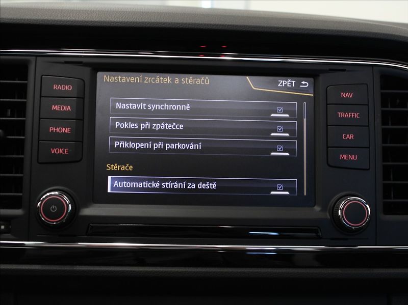 Seat Leon 2,0 Cupra 290 DSG ST Pano.DCC - fotka 15 z 30