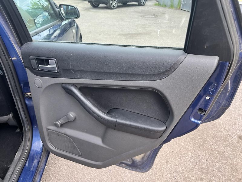Ford Focus 1,6TDCI 74KW,KLIMA,2xPNEU - fotka 17 z 39