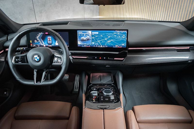 BMW Řada 5 540d xDrive ///M*HK*ČR*ZÁRUKA - fotka 8 z 55