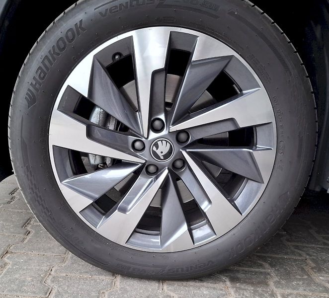 Škoda Kodiaq (2025) SELECTION 4X4 TD 142/2.0 A7A - fotka 11 z 34