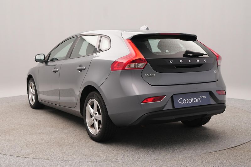 Volvo V40 T2 MOMENTUM AUT - fotka 8 z 41