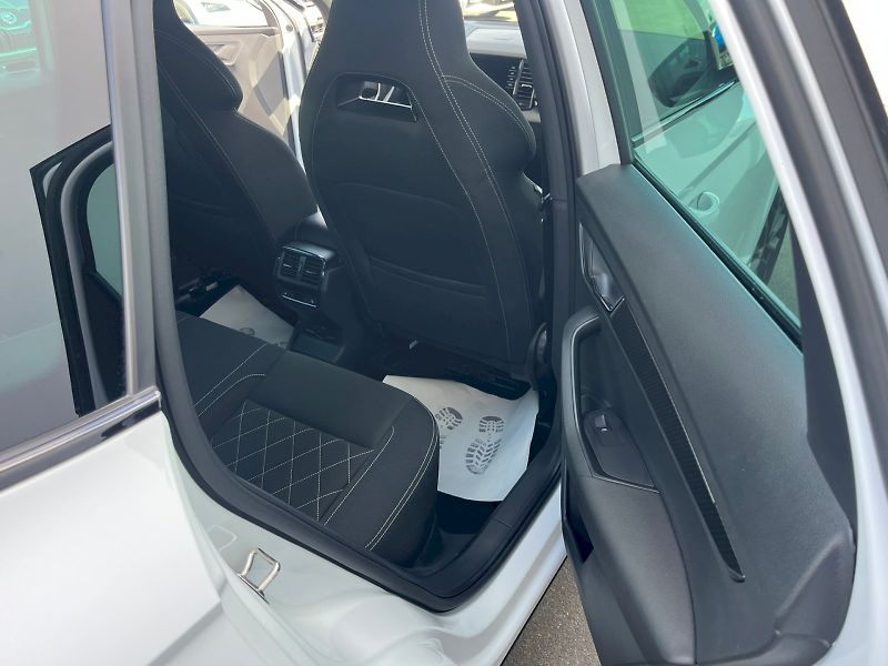 Škoda Karoq (2023) SPORTLINE TSI 1.5/110KW 6MP - fotka 12 z 35