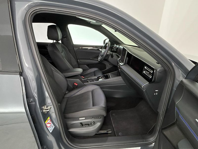 Volkswagen Tiguan R-Line 4MOT DSG - fotka 9 z 31