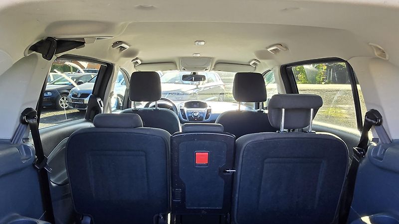 Ford Grand C-MAX 1.6 16V TITANIUM 7MÍSTNÝ  - fotka 15 z 42