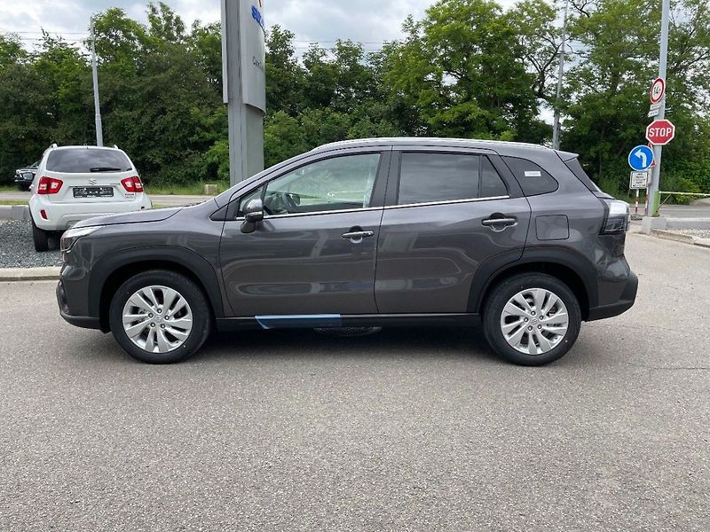 Suzuki S-Cross 4x4 Premium - fotka 4 z 11