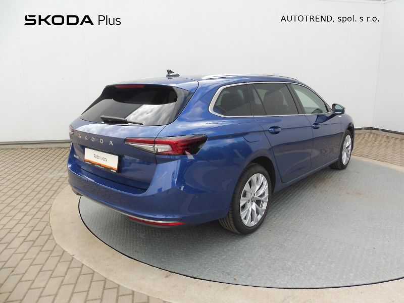 Škoda Superb (2025) Combi L&K 2,0 TDI 110kW DSG - fotka 2 z 30