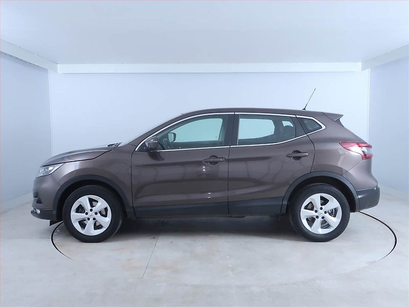 Nissan Qashqai (2021) 1.3 DIG-T, ČR,1.maj - fotka 3 z 16