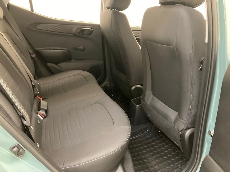 Hyundai i10 1,0I COMFORT - fotka 10 z 15