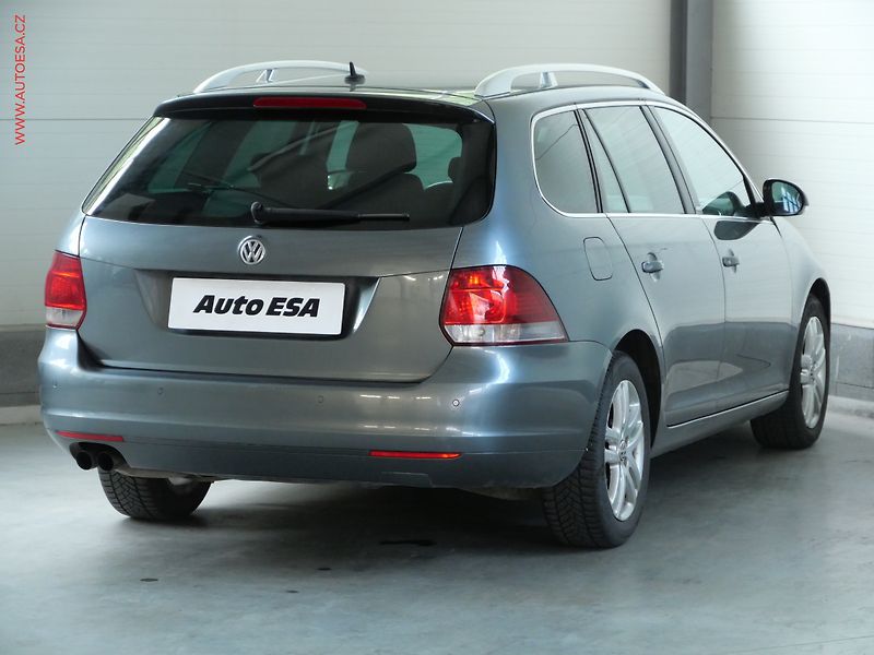 Volkswagen Golf (2011) 2.0TDi, AC, park.čidla - fotka 4 z 19