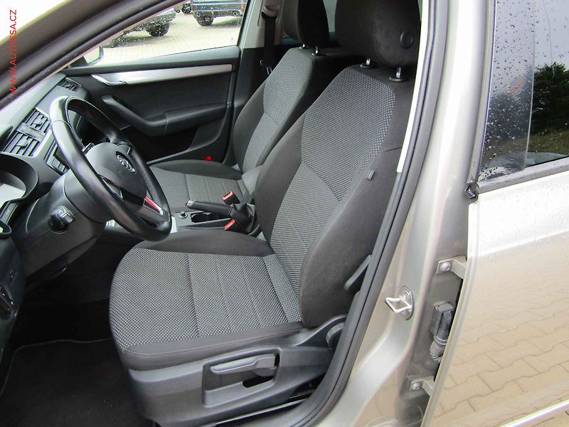 Škoda Octavia (2016) 1.6 TDi, ČR, Ambition - fotka 9 z 16