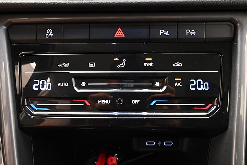 Volkswagen T-Roc 2,0 TDI 110kW DSG STYLE Záruka - fotka 21 z 31