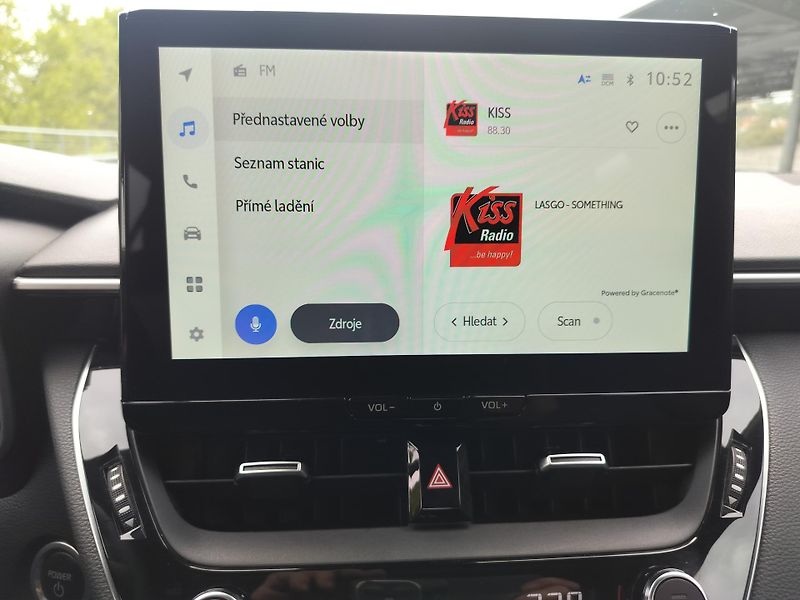 Toyota Corolla 1.8 hybrid Business Edition - fotka 16 z 29