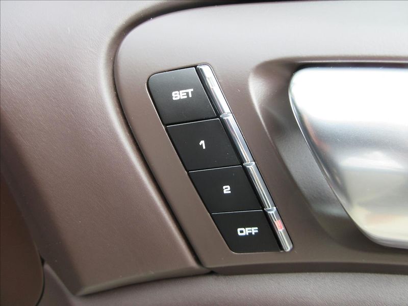 Porsche Cayenne 3,0 D, Navi, Kůže, 20ALU - fotka 26 z 33