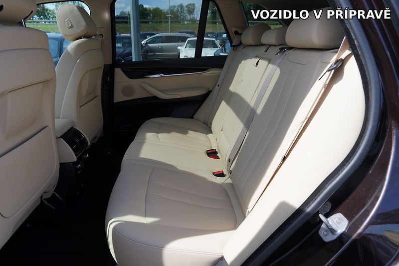 BMW X5 xDrive 40e iPerformance 230kW - fotka 12 z 13