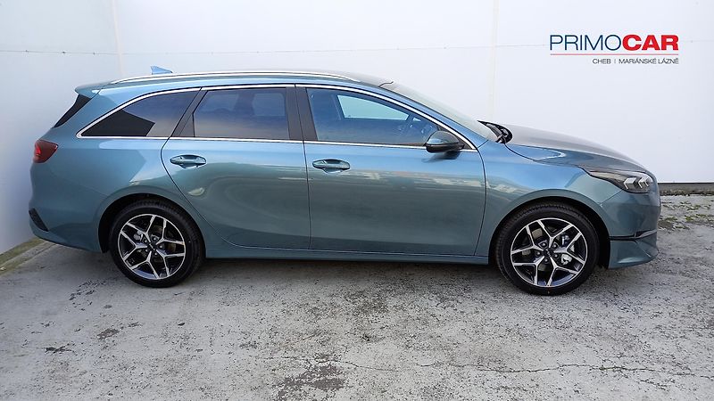 Kia Ceed SW (2024) 1,5 T-GDi TOP 7DCT Business - fotka 9 z 21