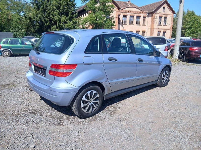 Mercedes-Benz Třídy B 170i, nová STK, celoroční pneu - fotka 10 z 36