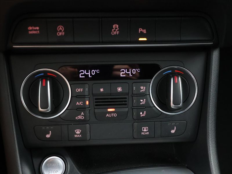 Audi Q3 2,0 TFSI 162kW quattro S-Line - fotka 27 z 37