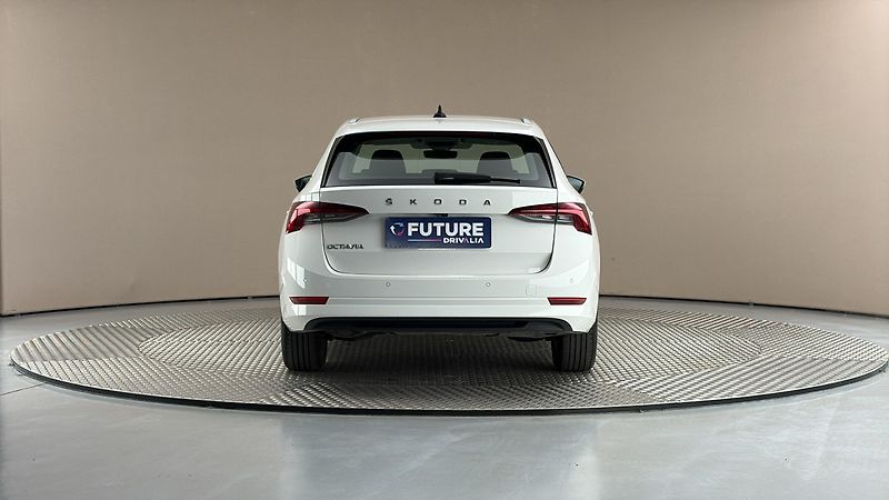 Škoda Octavia 2.0 TDI DSG Style Combi - fotka 5 z 27