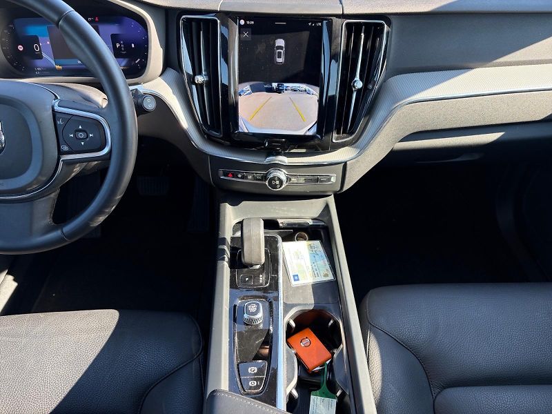 Volvo XC60 (2023) CORE B4 D 145kW 4x4 AWD CZ DPH - fotka 10 z 11