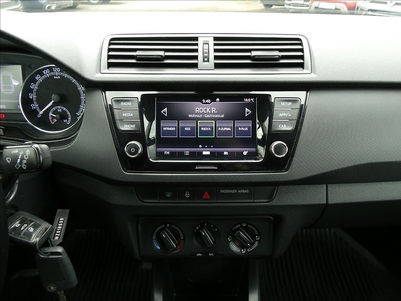Škoda Fabia 1,0 TSi 81kW 2xkola,DPH,servis - fotka 30 z 43
