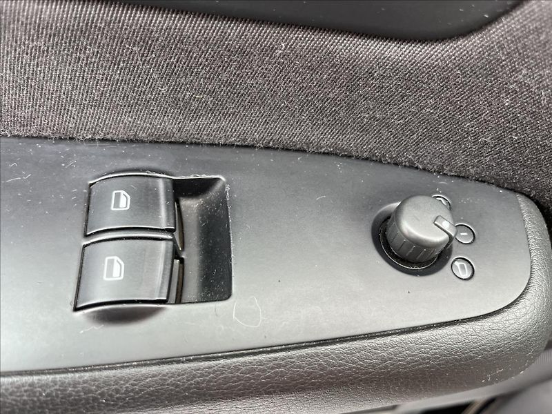 Audi A4 Avant 2,0 TDi 103 KW AUTOMAT K - fotka 25 z 36