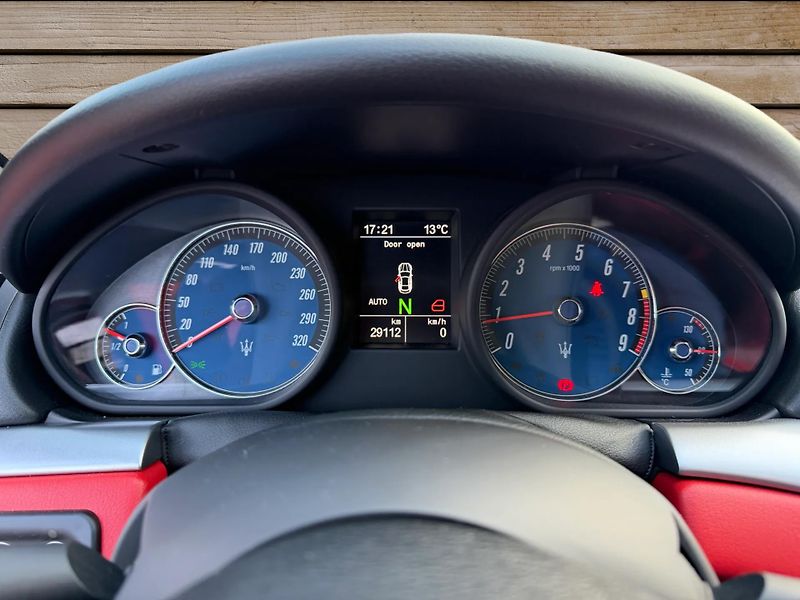 Maserati GranTurismo (2012) +4.7S+F1+ ČR + DPH + 1.maj. + - fotka 17 z 20