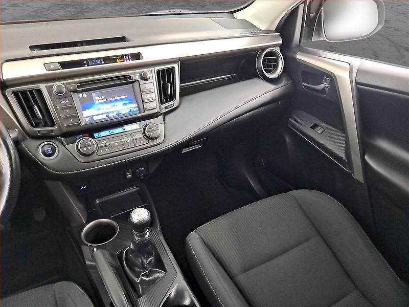 Toyota RAV4 (2014) 2.2 D-4D, 4X4, Xenony - fotka 8 z 20