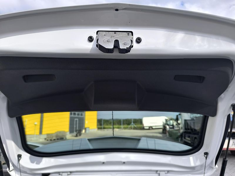 Opel Corsa 1.3 DOLOŽENÉ KM,SERVISNÍ KN - fotka 16 z 43