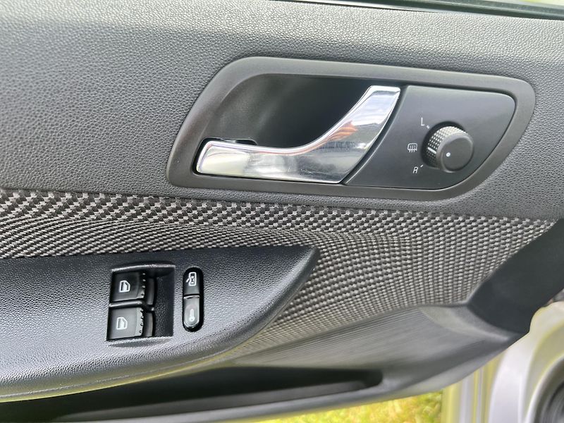 Škoda Fabia 1.4 59KW,TZ,KLIMA,TEMPOMAT,ESP - fotka 33 z 45