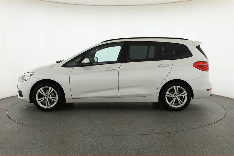 BMW Řada 2 (2019) 218d Gran Tourer, Serv.kniha - fotka 3 z 17