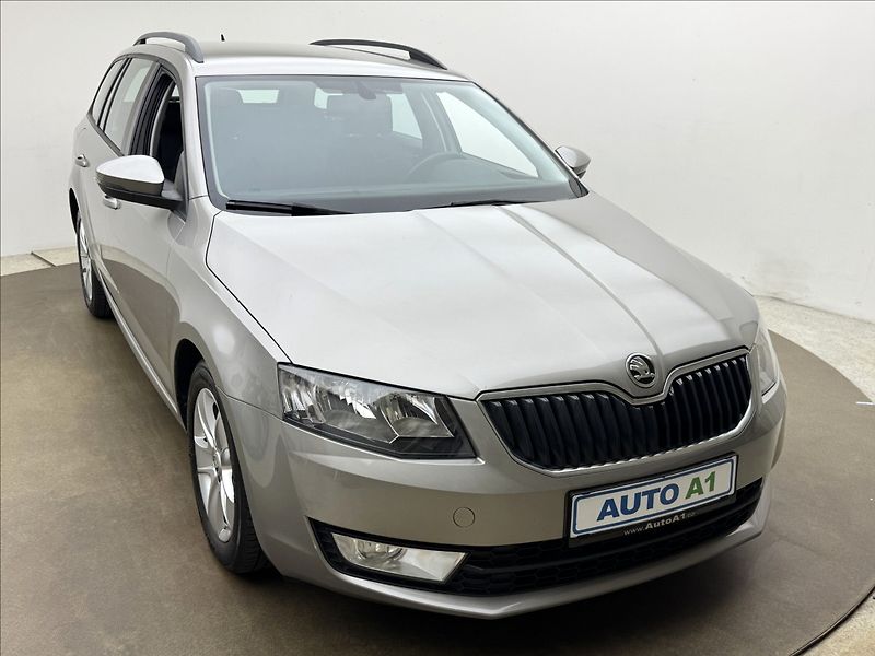 Škoda Octavia 1,6 TDi 6ST. MAN. NAVI SENZORY - fotka 3 z 33