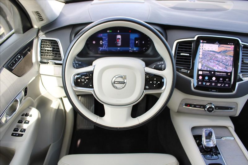 Volvo XC90 2,0 B5  ULTIMATE,7.MÍST,ZÁRUKA - fotka 11 z 47