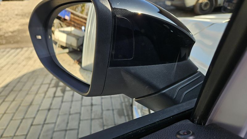 Volkswagen Golf (2024) GTI 2.0TSI 180kW DSG - fotka 9 z 34