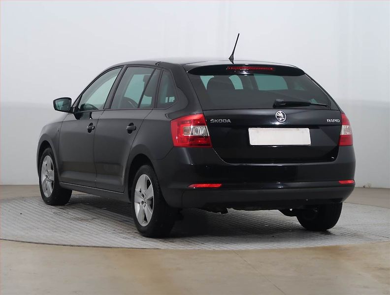Škoda Rapid (2015) Spaceback 1.4 TSI, Automat - fotka 4 z 16