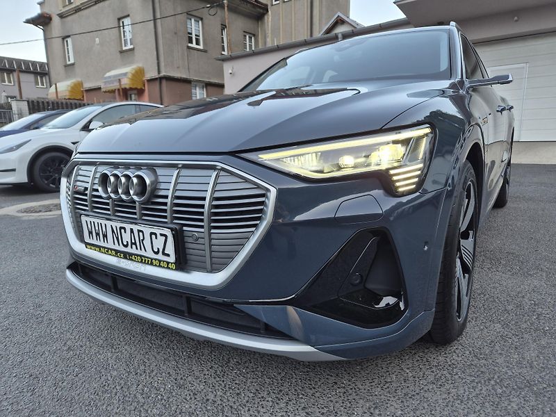 Audi e-tron SPORTBACK 300kw SOH 97,2% - fotka 44 z 45