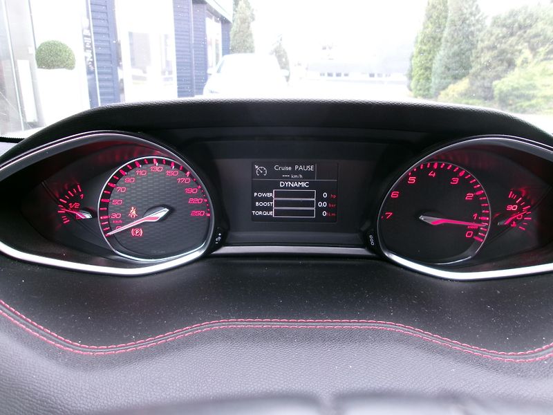 Peugeot 308 GT - fotka 17 z 22