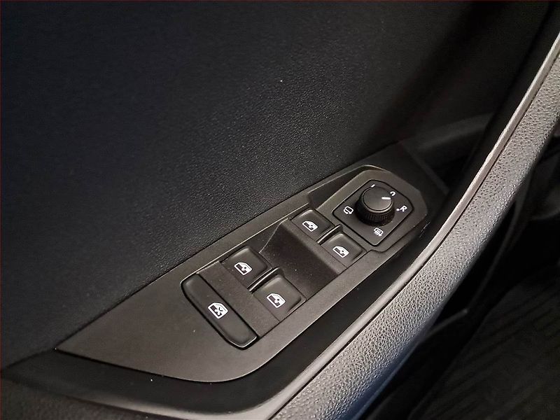 Škoda Karoq (2019) 2.0 TDI, Navi, Tempomat - fotka 16 z 16