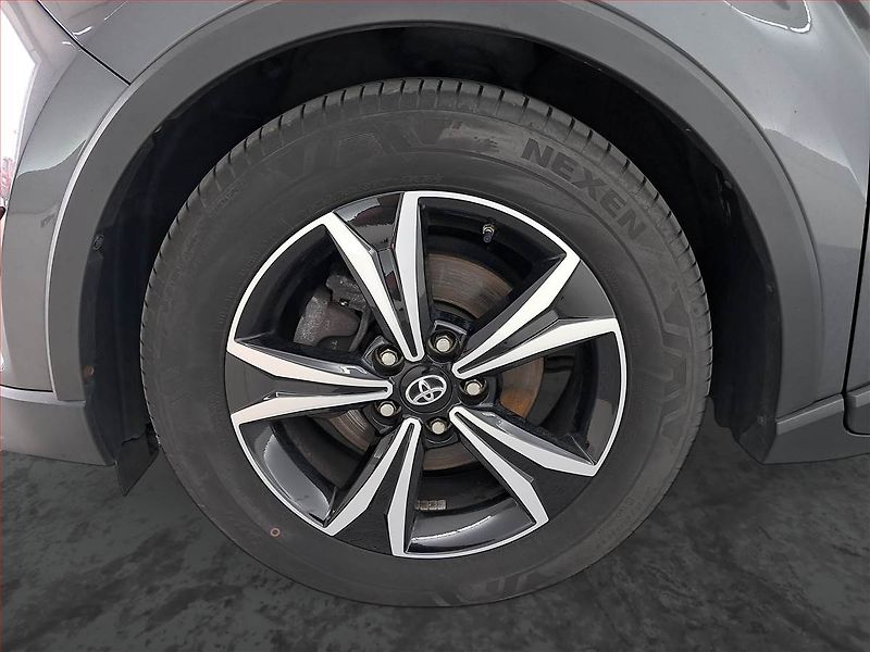 Toyota C-HR (2019) 1.8 Hybrid, Automat - fotka 15 z 17