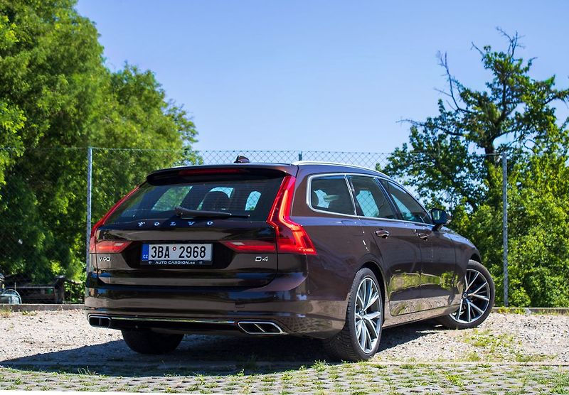Volvo V90 - fotka 7 z 20
