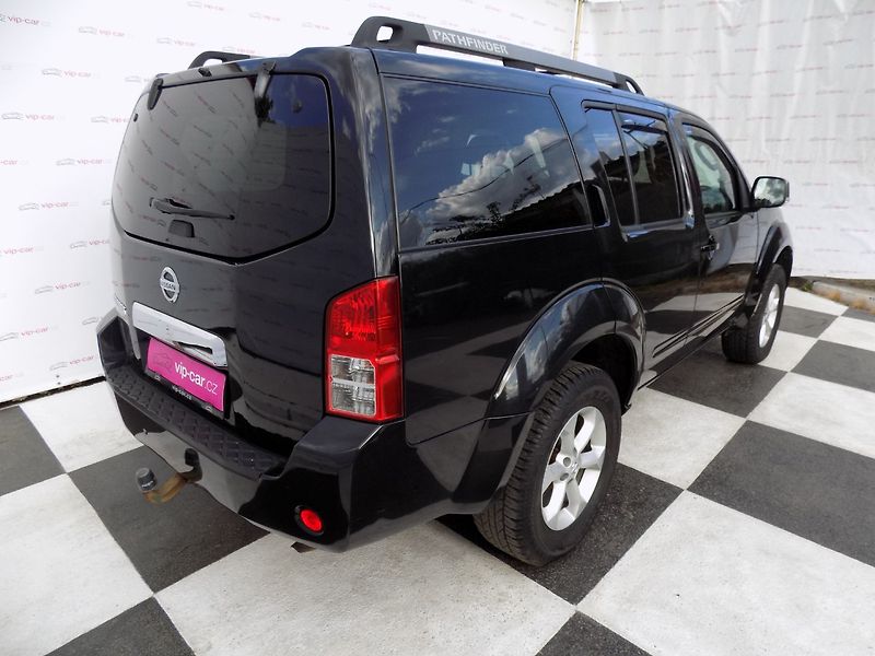 Nissan Pathfinder (2008) 2.5DCi/4x4/7.Míst/ - fotka 4 z 37