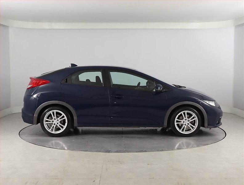 Honda Civic (2013) 1.8 i-VTEC, Serv.kniha, Navi - fotka 6 z 19