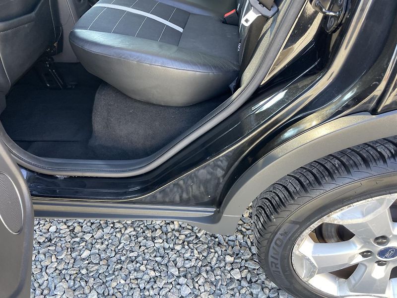 Ford Kuga 2.0TDC-i 4x4 135PS TITANIUM!!! - fotka 110 z 189