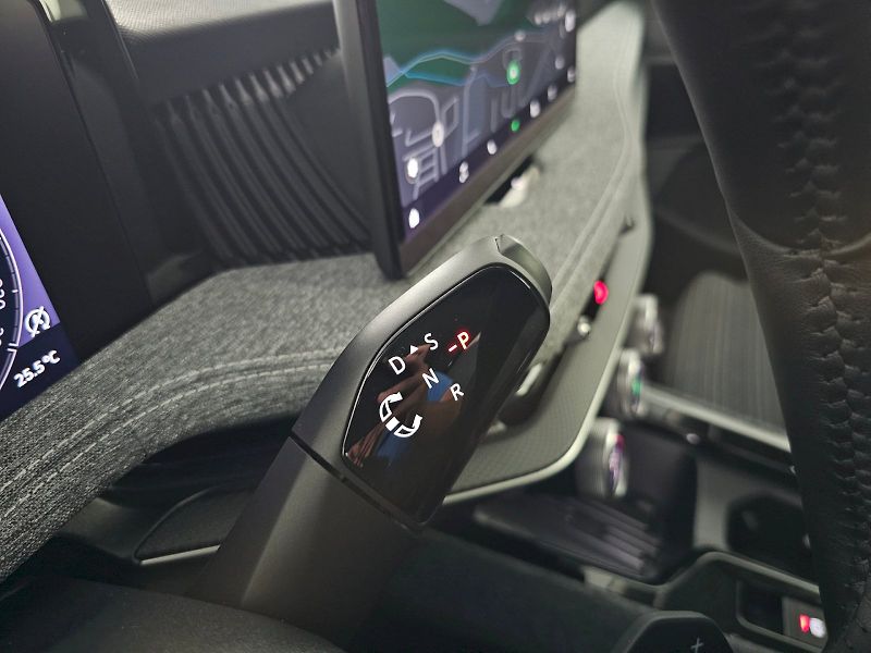 Škoda Superb (2025) COMBI 1.5TSi SELECTION CITY TA - fotka 25 z 34