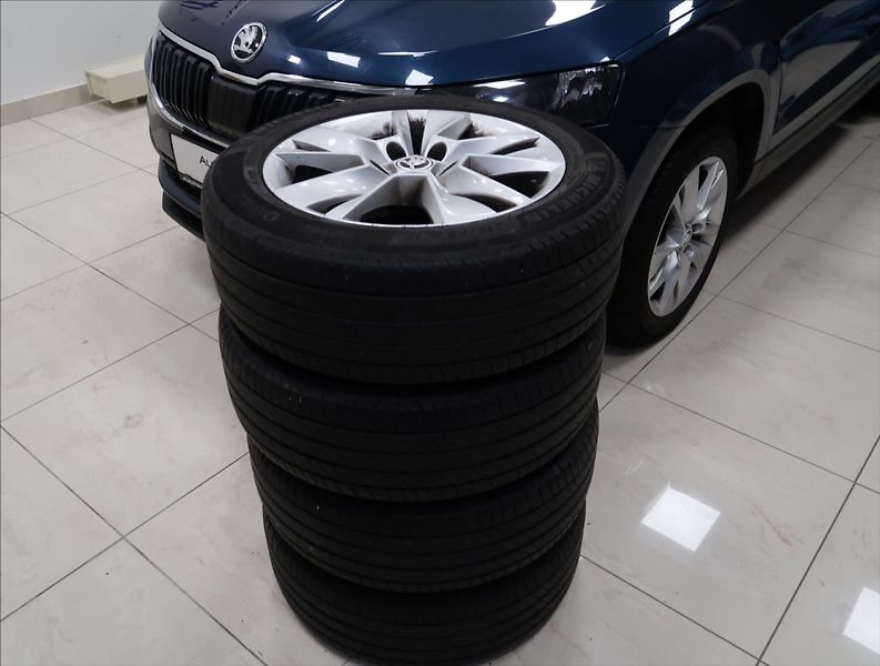 Škoda Karoq 1,5 TSI ČR 1. MAJ NAVI 2x ALU - fotka 45 z 45