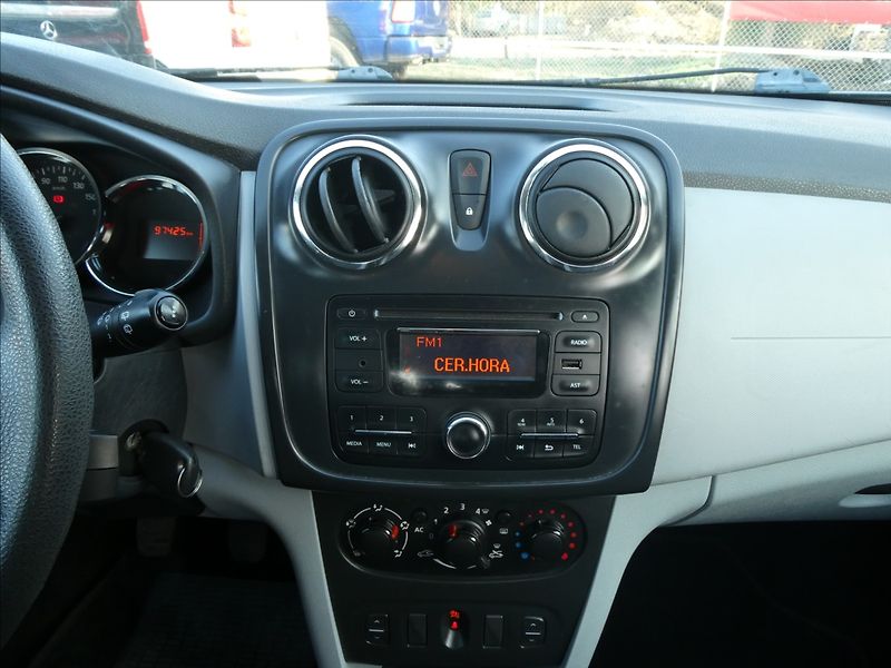 Dacia Sandero 1,2 16V 55kW Access, KLIMA - fotka 24 z 33