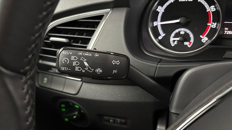 Škoda Fabia 1.0 TSI Ambition Combi - fotka 14 z 24