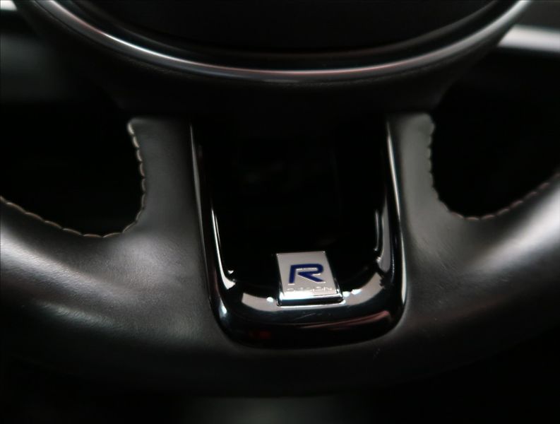 Volvo S90 2,0 T8 TWINENGINE AWD R-DESIGN - fotka 16 z 52